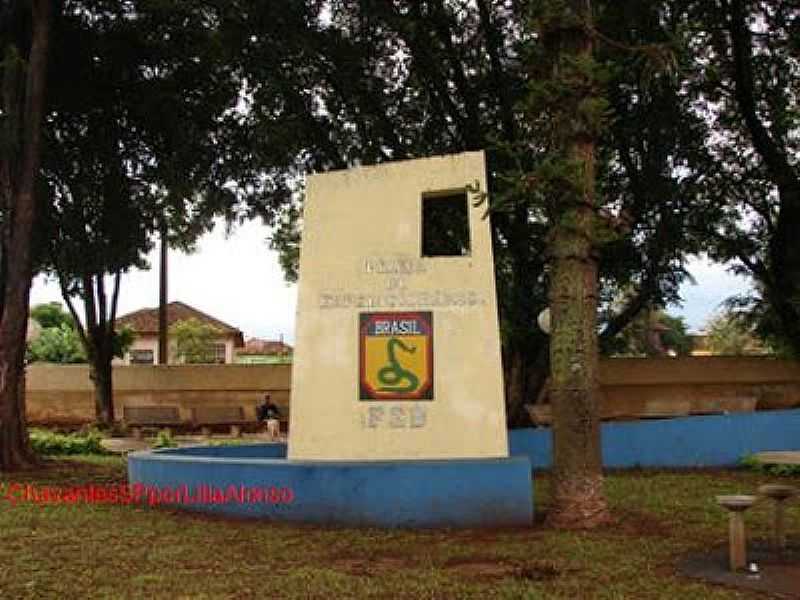 CHAVANTES-SP-MEMORIAL NA PRAA DOS EXPEDICIONRIOS-FOTO:CARLOS CSAR ANTUNES - CHAVANTES - SP