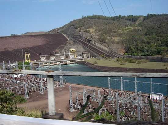 SUBINDO PARA A BARRAGEM EM CHAVANTES-SP-FOTO:MARCELO DELFINO - CHAVANTES - SP
