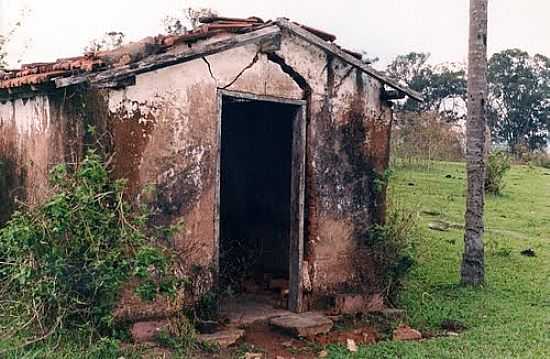 ANTIGA CAPELA-FOTO:CASSIO CURURU - CORREDEIRA - SP