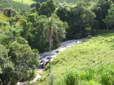 CACHOEIRA STO AMBROSIO, POR DACIO D. NADALETE - DIVINOLNDIA - SP