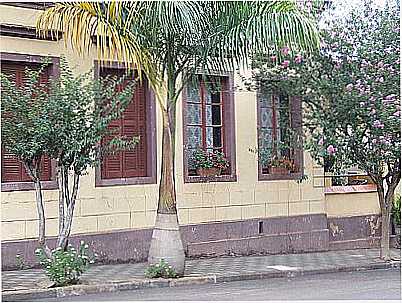 DOURADO CASA ANTIGA E BONITA POR ADHEMIR BAPTISTA LIP... - DOURADO - SP