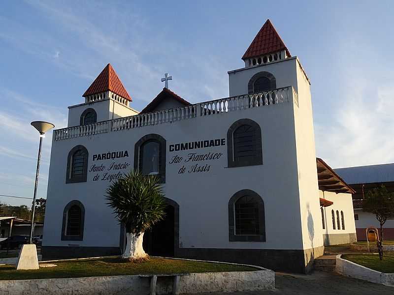 EMBU-GUAU-SP-PARQUIA DA COMUNIDADE SO FRANCISCO DE ASSIS-FOTO:LRO A C - EMBU-GUAU - SP