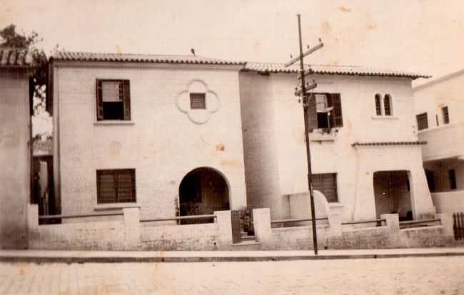 ATIGO PREDIO R TIRADENTES ES DO PINHA CLAUDEMIR IVO G COSTA, POR CLAUDEMIR - ESPRITO SANTO DO PINHAL - SP