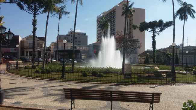 POR MARCOS COLOZZA - ESPRITO SANTO DO PINHAL - SP