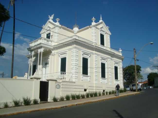 POR CLAUDEMIR IVO G CASTA - ESPRITO SANTO DO PINHAL - SP