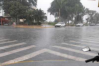 RUA BRASIL COM RUA PARAN POR VINICIUS GARCIA - ESTRELA D'OESTE - SP