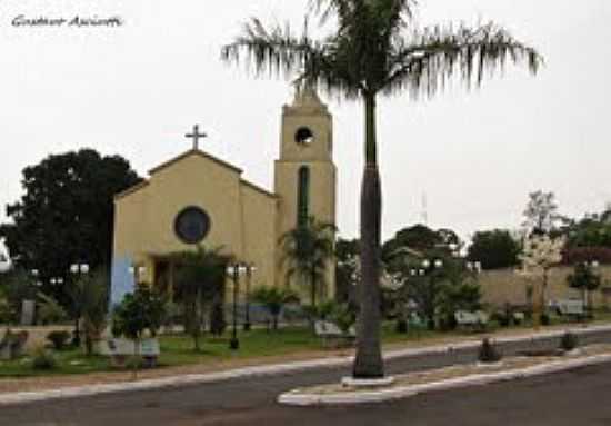 PRAA E IGREJA-FOTO:GUSTAVO_ASCIUTTI - FERNO - SP