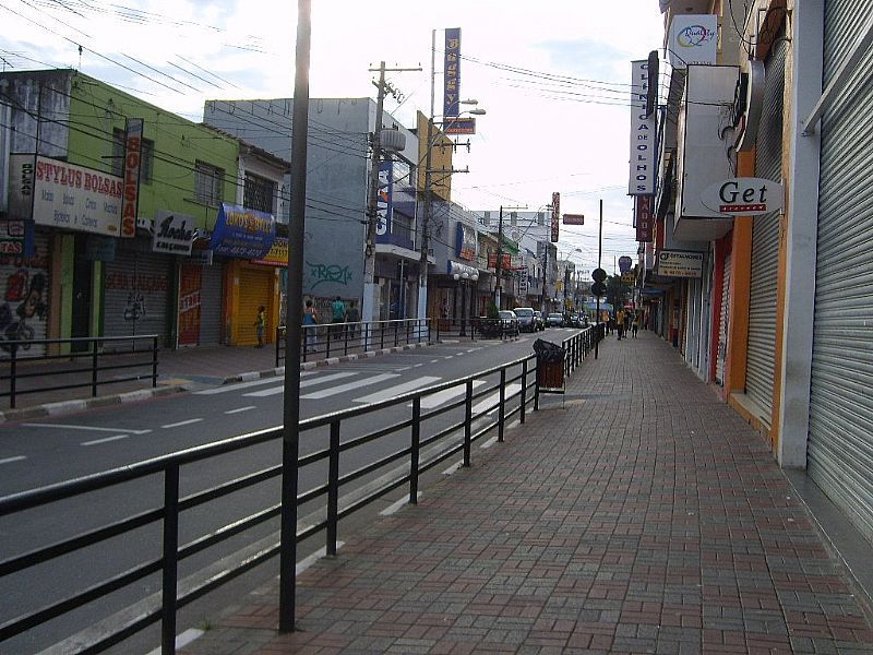 FERRAZ DE VASCONCELOS-SP-AVENIDA XV DE NOVEMBRO-FOTO:VITOR J. QUARELO - FERRAZ DE VASCONCELOS - SP