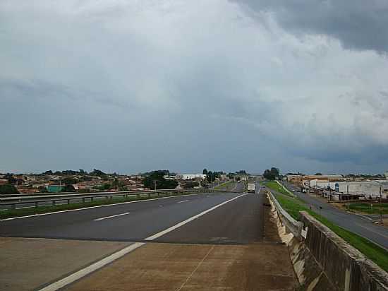 FRANCA-SP-CHEGANDO NA CIDADE PELA RODOVIA ENG.RONAN ROCHA-FOTO:ALEXANDRE BONACINI - FRANCA - SP