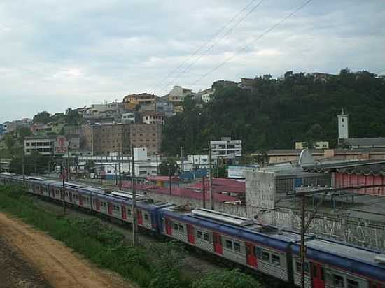 TREM CHEGANDO EM FRANCO DA ROCHA-FOTO:HUMBERTO MLLER - FRANCO DA ROCHA - SP