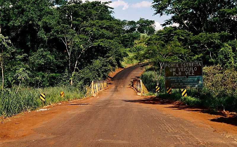 GAVIO PEIXOTO-SP-PONTE ESTREITA-FOTO:ZEKINHA - GAVIO PEIXOTO - SP