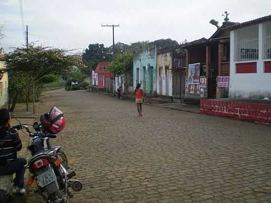 RUA PRINCIPAL EM PIABANHA-FOTO: Z MONTEIRO - PIABANHA - BA