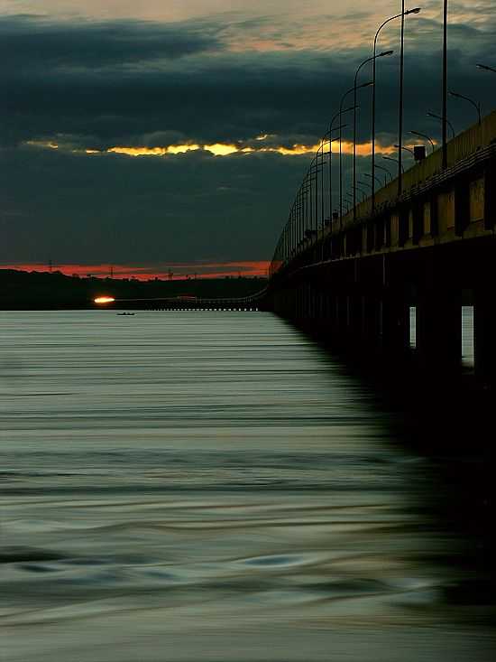 GUARA-SP-CREPSCULO NA PONTE AIRTON SENA-FOTO:RICO CHRISTMANN - GUARA - SP