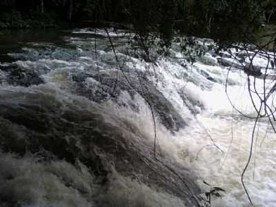 CACHOEIRA CRISTAL, POR PAULA GONALVES - GUAPIARA - SP