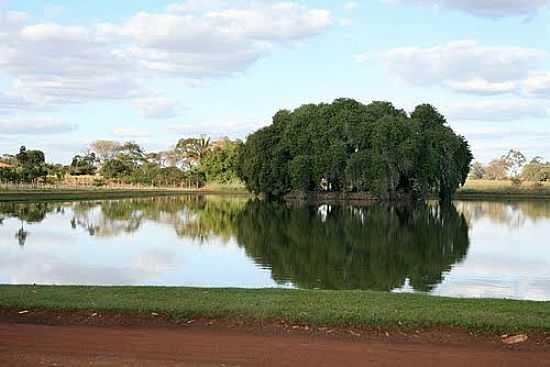 LAGO CENTRAL SQUARE-FOTO:BIANCA AMARAL - GUAR - SP