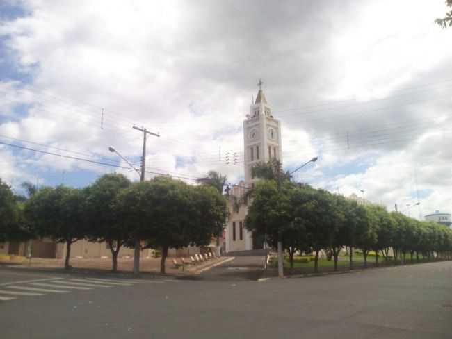 IGREJA MATRIZ, POR JORGE LUIZ FERREIRA - GUARAA - SP