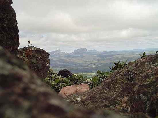 TRS MORROS EM PIAT-BA-FOTO:ALVAROPIATA - PIAT - BA