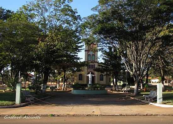 PRAA E IGREJA-FOTO:GUSTAVO_ASCIUTTI - GUARAPIRANGA - SP