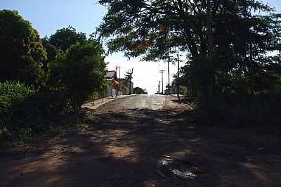 RUA DA CIDADE-FOTO:MINDUIM  - GUARAPU - SP