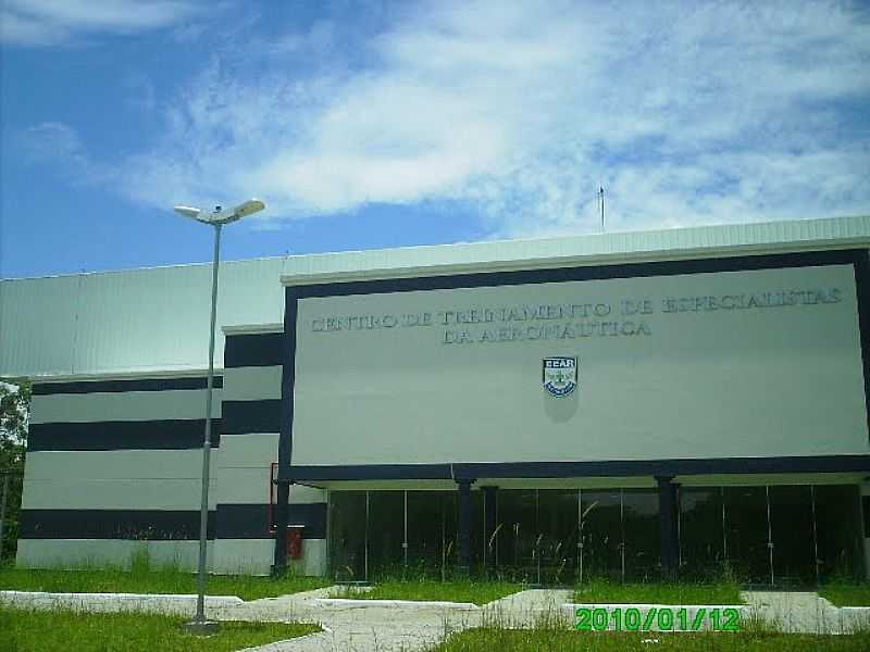 GUARATINGUET-SP-CENTRO DE TREINAMENTO DE ESPECIALISTAS DA AERONUTICA-FOTO:LINDINHA RODRIGUES - GUARATINGUET - SP