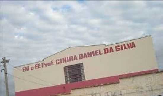 EM E EE CINIRA DANIEL DA SILVA - GUARIZINHO - SP