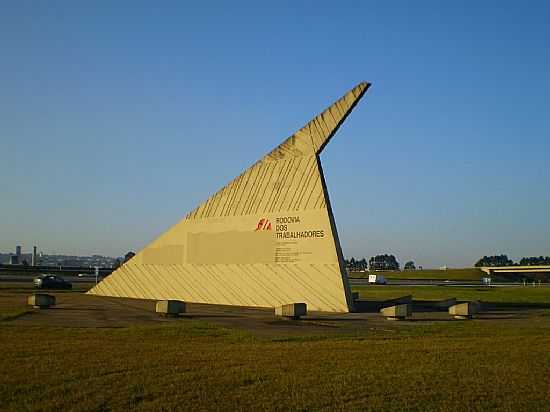 MONUMENTO RELGIO DE SOL EM GUARULHOS-SP-FOTO:EDNA.GONALVES - GUARULHOS - SP