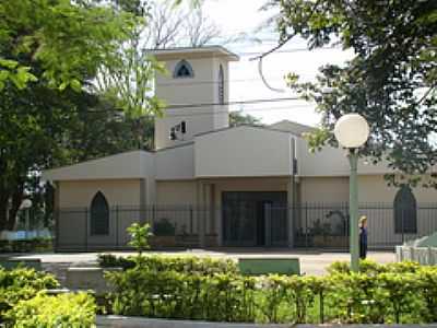 IGREJA DE SO PEDRO-FOTO:BETO1000 - GUATAPAR - SP