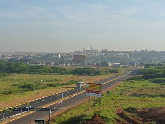 RODOVIA ANHANGUERA E A CIDADE DE HORTOLNDIA-SP-FOTO:CRISTIANO R. PENHA - HORTOLNDIA - SP