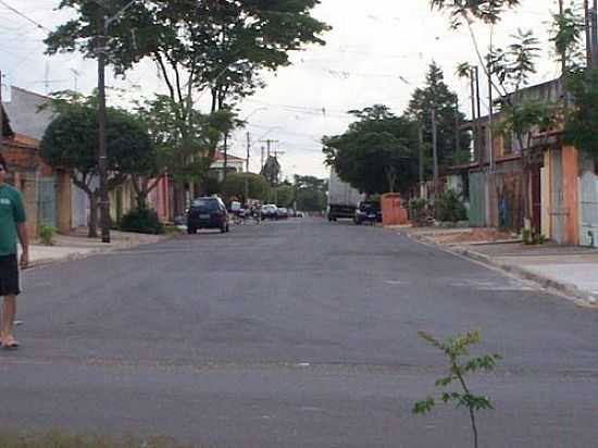 RUA CASTRO ALVES EM HORTOLNDIA-SP-FOTO:ANANIASAMN - HORTOLNDIA - SP