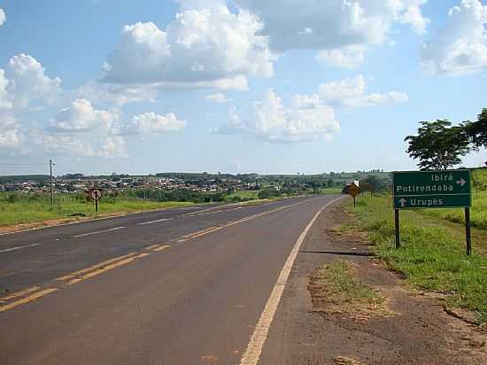 IBIR-SP-TREVO DE ACESSO NA RODOVIA SP-379-FOTO:ALEXANDRE BONACINI - IBIR - SP