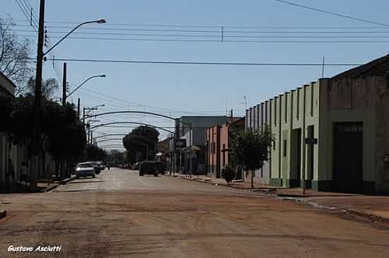 RUA CENTRAL DE IBIRAREMA-SP-FOTO:GUSTAVO_ASCIUTTI - IBIRAREMA - SP