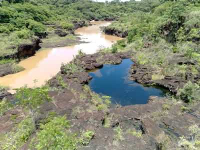 PISCINA NATURAL NA BARRINHA, ICM/SP., POR DILSON LEAL LUCAS - ICM - SP