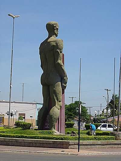 MONUMENTO -FRONTEIRA POR RODRIGO N. SILVEIRA - ICM - SP