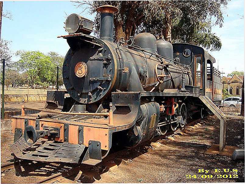 IGARAPAVA-SP-ANTIGA LOCOMOTIVA-USINA JUNQUEIRA-FOTO:EUS - IGARAPAVA - SP