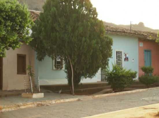 CASA DE D. NILMA COTRIM, POR NELMA FIALHO S. FROTA - PINDA - BA