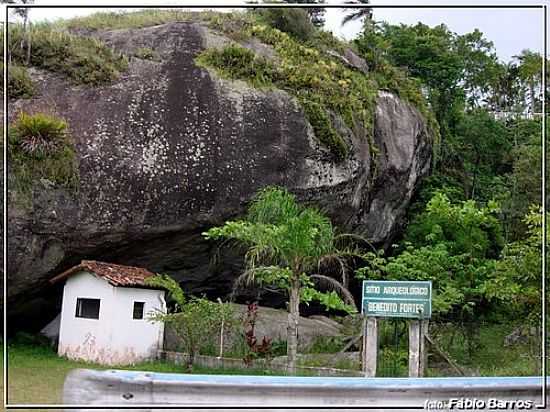 GRUTA EM IGUAPE-FOTO:FBIO BARROS - IGUAPE - SP