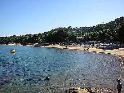 PRAIA DO CURRAL, POR FELIPE PENEDO - ILHABELA - SP