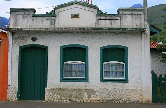 CASA DE 1899 EM ILHABELA-SP-FOTO:PATYPECEGUINIVIANA - ILHABELA - SP