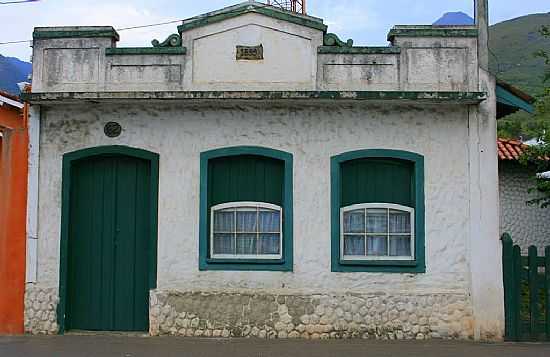 CASA DE 1899 EM ILHABELA-SP-FOTO:PATYPECEGUINIVIANA - ILHABELA - SP