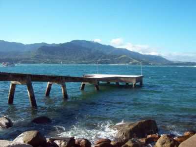 PLATAFORMA NA PRAIA DA FEITICEIRA, POR VICTOR GOES - ILHABELA - SP