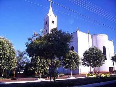 PRAA E IGREJA MATRIZ-FOTO:ROBERTO MENDES DA SI  - INDIAPOR - SP