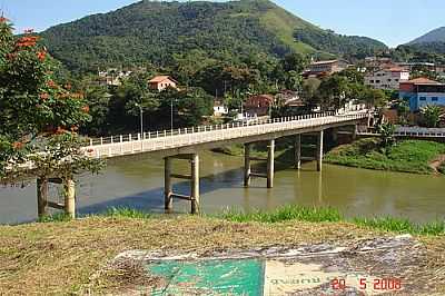 PONTE SOBRE O RIO RIBEIRA NA CHEGADA A IPORANGA. - IPORANGA - SP