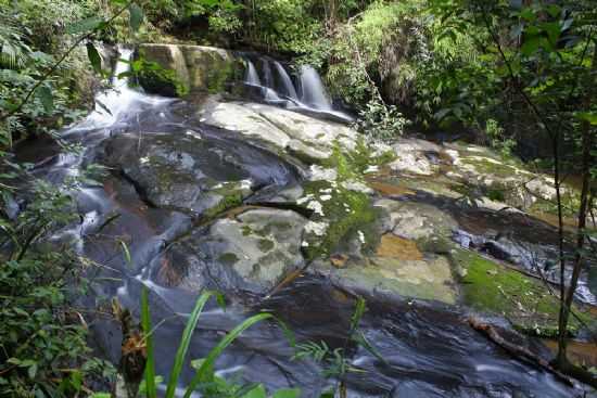 CACHOEIRA SEM FIM, POR POUSADA CASA DE PEDRA - IPORANGA - SP