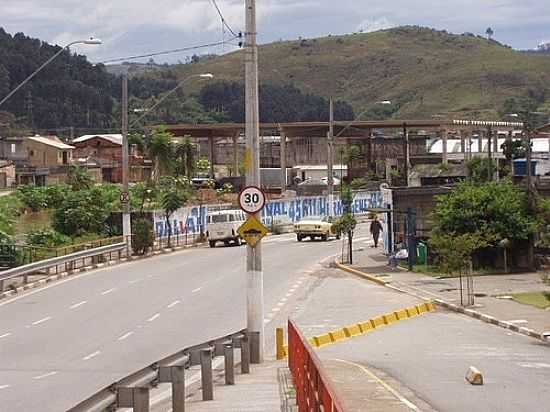 NOVA AVENIDA EM ITAPEVI-SP-FOTO:GUSTAVO VERGILIO - ITAPEVI - SP