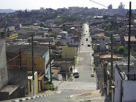 RUA DR.JOS PEDRO DE CASTRO EM ITAPEVI-SP-FOTO:KLEBER SADAO AONO,POSTADA POR DANIEL SOUZA LIMA - ITAPEVI - SP