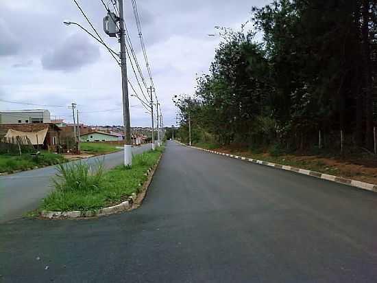 ITAPIRA-SP-AVENIDA BRASSIL-FOTO:J OLIVEIRA - ITAPIRA - SP