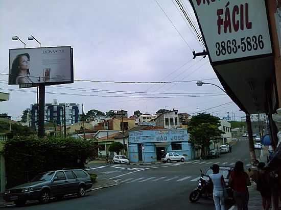 ITAPIRA-SP-ESQUINA DAS RUAS SETE DE SETEMBRO E COMENDADOR JOO CINTRA-FOTO:J OLIVEIRA - ITAPIRA - SP