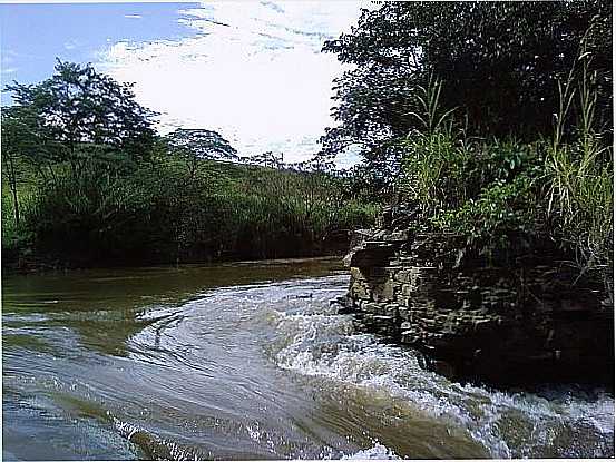 ITAPIRA-SP-RIO DO PEIXE ACIMA DA PONTE-FOTO:J OLIVEIRA - ITAPIRA - SP