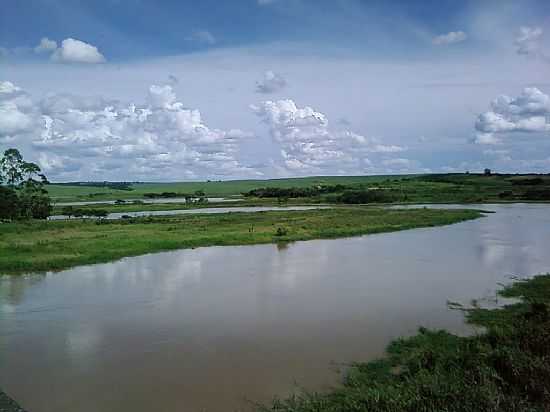 ITAPIRA-SP-RIO MOGI GUAU ACIMA DA REPRESA-FOTO:J OLIVEIRA - ITAPIRA - SP