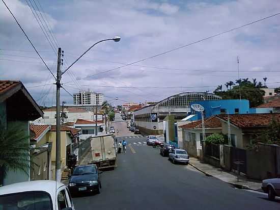 ITAPIRA-SP-RUA DAVID PEREIRA-FOTO:J OLIVEIRA - ITAPIRA - SP